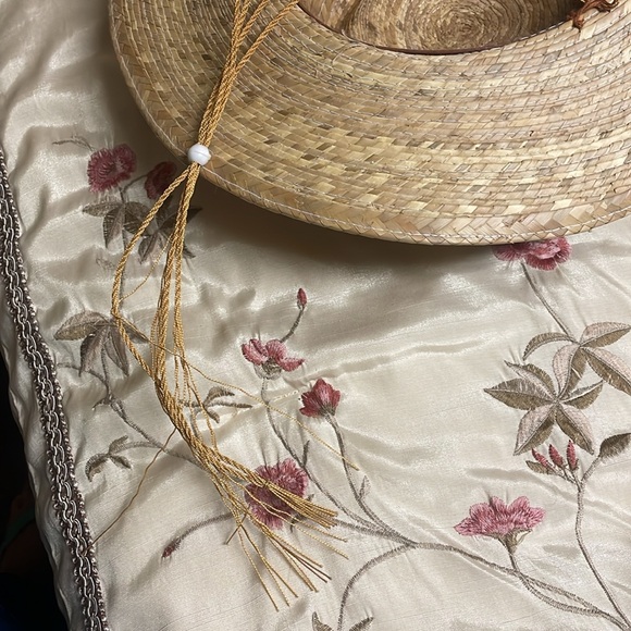 MEN or Women's - 56cm circumference sunhat. - Picture 7 of 8